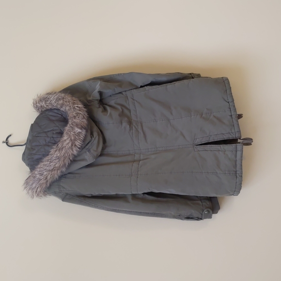 Heavy Winter Parka - Picture 2 of 5